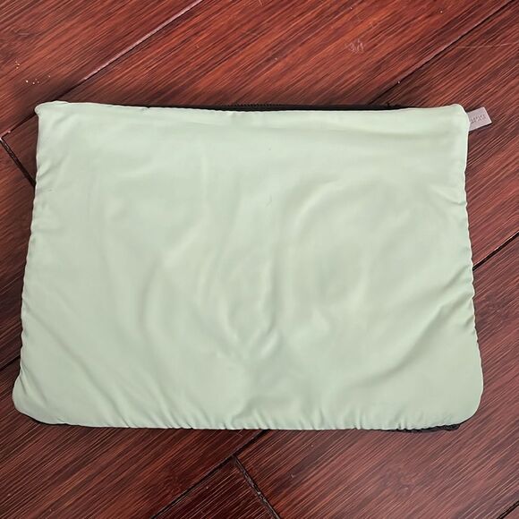 2 in 1 Bag! String Backpack Turns into Folded Cosmetic / Travel Bag - Brand NEW - Picture 3 of 6